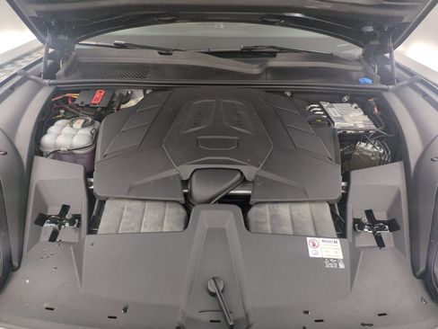 Certified 2024 Porsche Cayenne AWD/4WD image 27