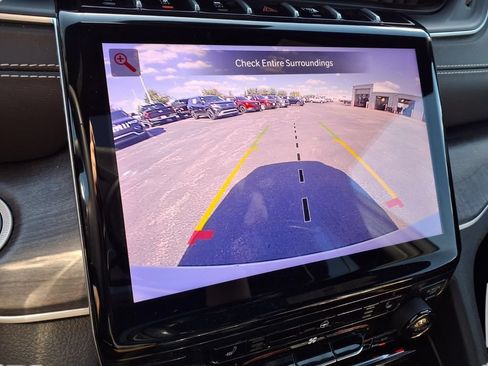 Used 2024 Jeep Grand Cherokee Limited 4xe AWD/4WD image 6