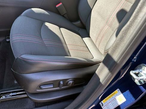 Used 2023 Chevrolet Equinox RS FWD image 19