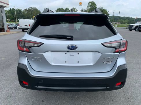 Used 2023 Subaru Outback Premium AWD/4WD image 6