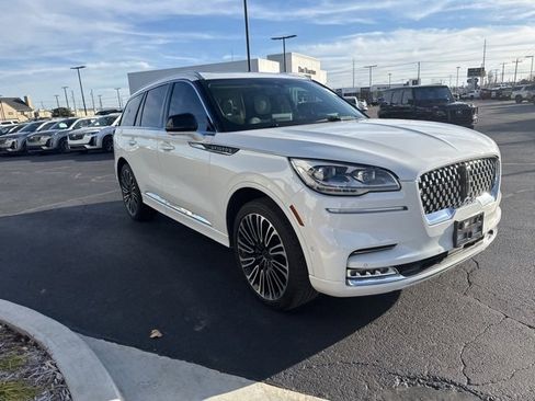 Used 2023 Lincoln Aviator Black Label w/ Class IV Trailer Tow Package image 10