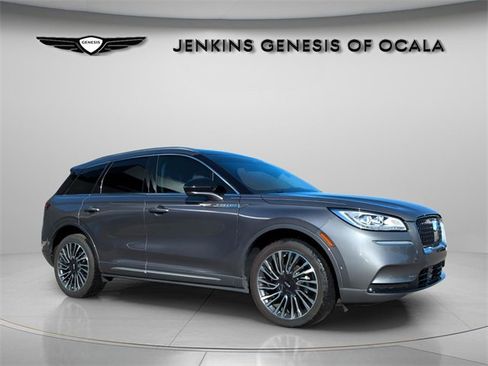 Used 2021 Lincoln Corsair Reserve w/ Equipment Group 201A image 2