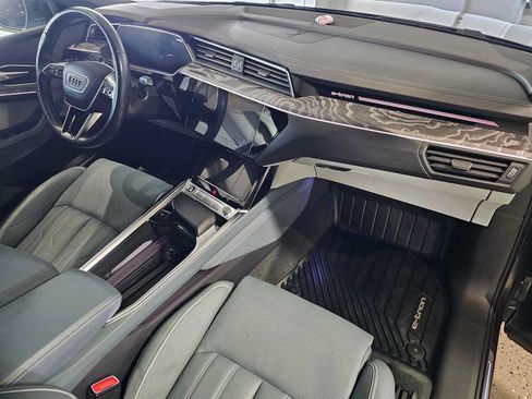 Used 2023 Audi e-tron Prestige w/ Prestige Package AWD/4WD image 11
