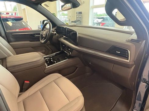 Used 2026 Chevrolet Tahoe LT w/ Comfort Package AWD/4WD image 38