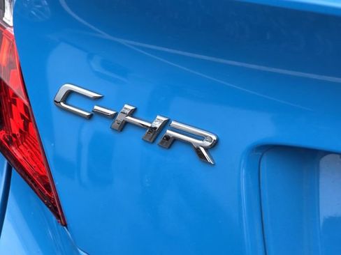 Used 2019 Toyota C-HR XLE FWD image 15
