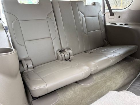 Used 2019 GMC Yukon XL SLT w/ Premium Edition AWD/4WD image 36