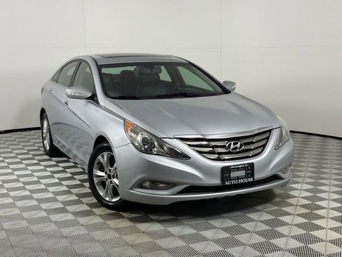 Used 2011 Hyundai Sonata Limited FWD image 2