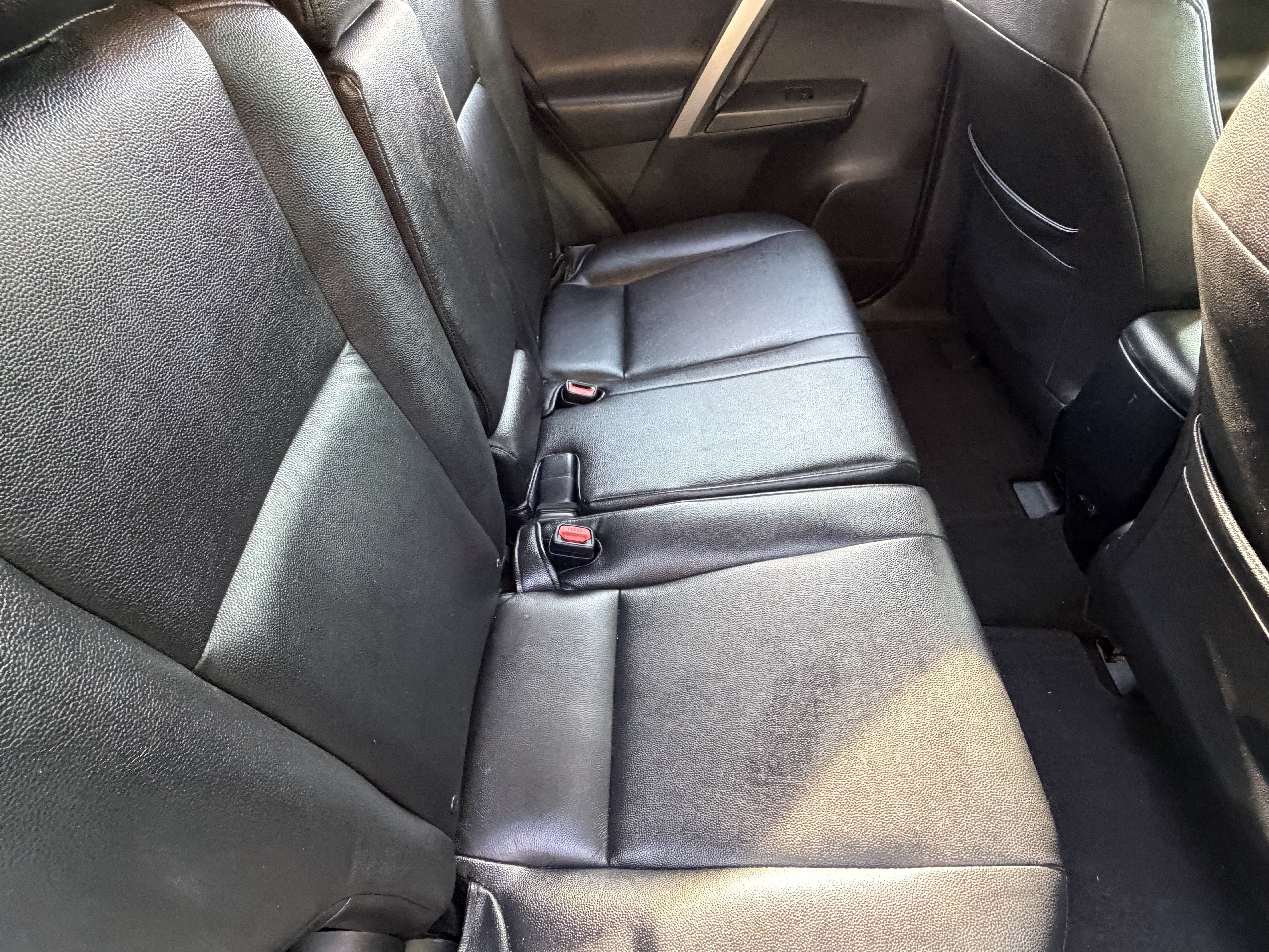 Used 2017 Toyota RAV4 LE FWD image 37