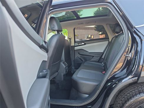 Certified 2023 Volkswagen Taos SE w/ Panoramic Sunroof Package FWD image 24