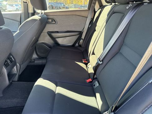 Used 2023 Nissan Rogue S image 13