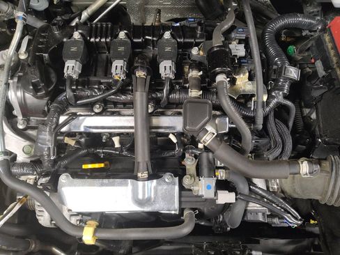 Used 2021 Nissan Versa SV FWD image 30