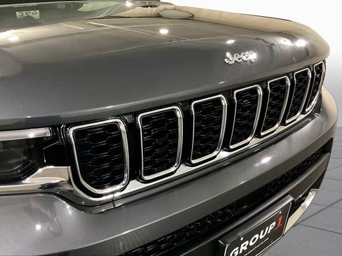 Used 2022 Jeep Grand Cherokee L Limited AWD/4WD image 31