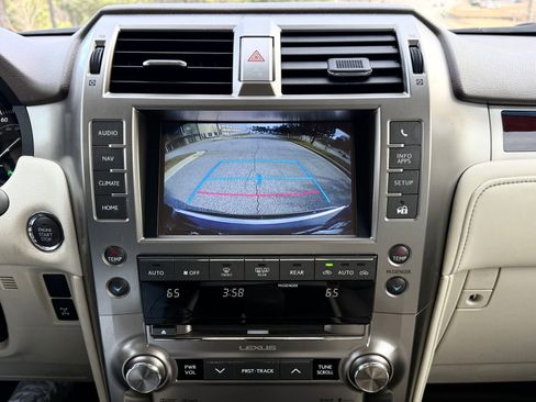 Used 2016 Lexus GX 460 w/ Premium Package image 30