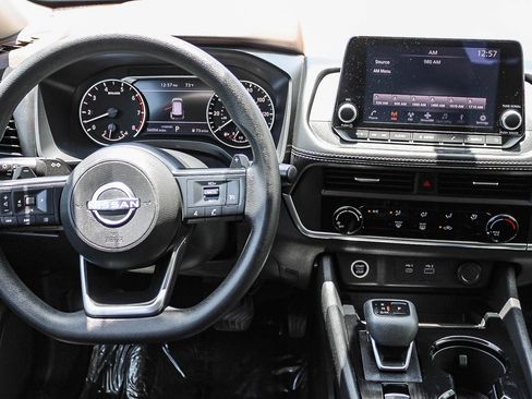 Used 2023 Nissan Rogue S FWD image 15