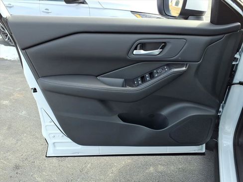 New 2026 Nissan Rogue SV image 8