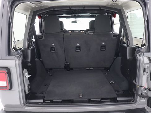 Used 2021 Jeep Wrangler Unlimited Sport image 40