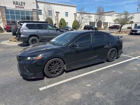 Used 2022 Toyota Camry TRD w/ TRD Package w/JBL Audio image 4