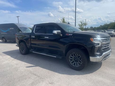 Used 2022 Chevrolet Silverado 1500 LTZ AWD/4WD image 4