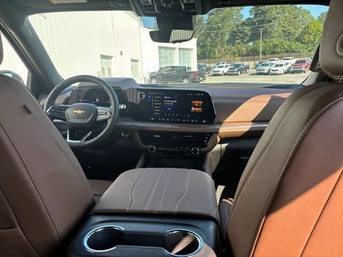 New 2026 Chevrolet Suburban High Country w/ Sun And Tow Package AWD/4WD image 19