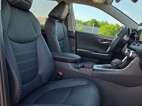 Used 2024 Toyota RAV4 Limited w/ Advanced Technology Package AWD/4WD image 15