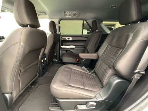 Used 2021 Ford Explorer XLT AWD/4WD image 11