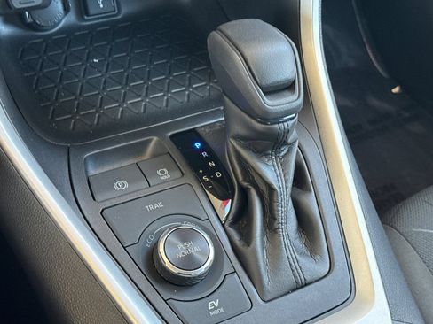 Certified 2022 Toyota RAV4 XLE AWD/4WD image 26