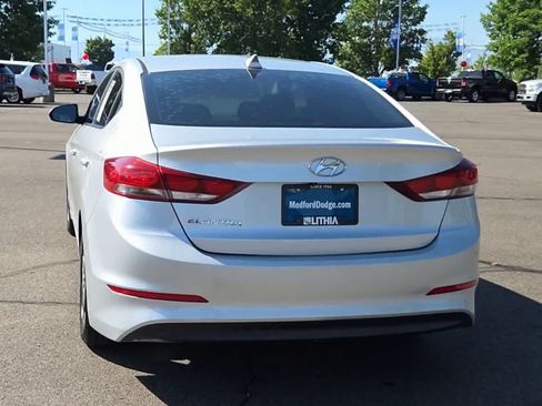 Used 2017 Hyundai Elantra SE w/ SE A/T Tech Package 03 FWD image 7
