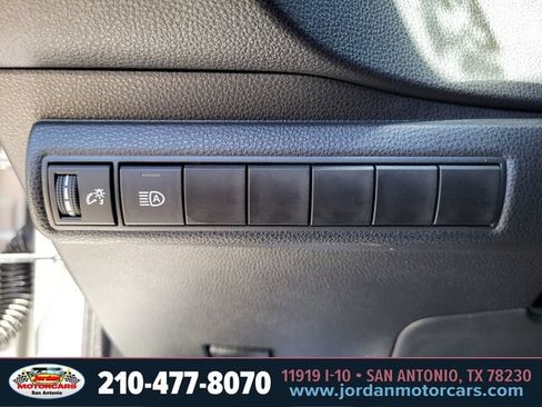Used 2023 Toyota Corolla SE FWD image 22