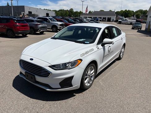 Used 2020 Ford Fusion SE FWD image 1