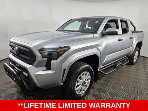Used 2025 Toyota Tacoma SR image 3