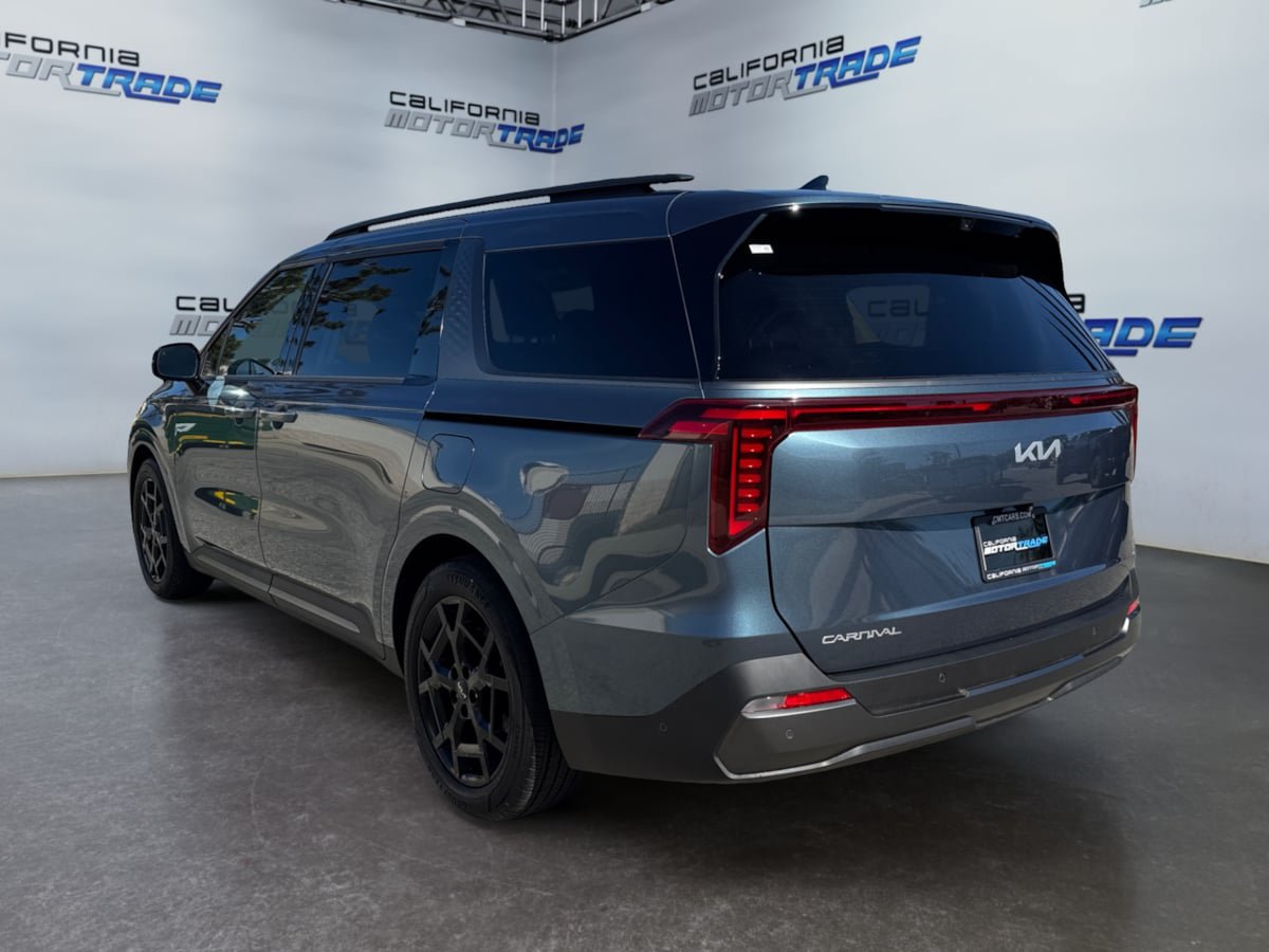 Used 2025 Kia Carnival SX Prestige FWD image 7