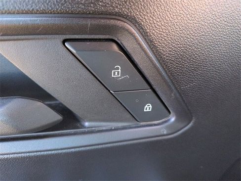 Used 2023 Chevrolet Colorado Trail Boss w/ Technology Package image 16