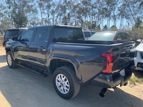 Used 2025 Toyota Tacoma SR5 RWD image 8