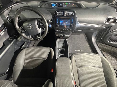 Used 2016 Toyota Prius Two image 11