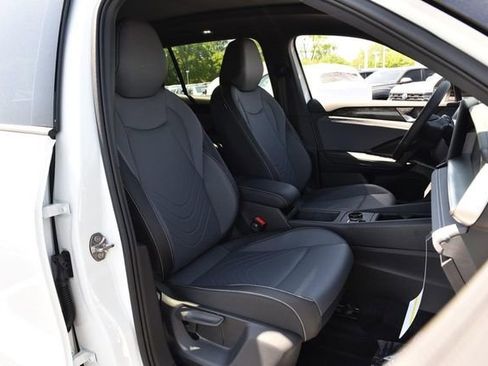 New 2026 Volkswagen Tiguan SE R-Line image 20