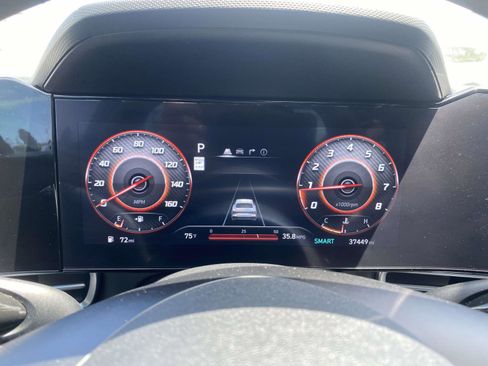 Used 2024 Hyundai Elantra SEL FWD image 22