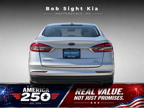 Used 2019 Ford Fusion SE FWD image 14