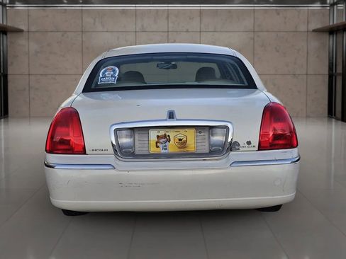 Used 2007 Lincoln Town Car Signature image 19