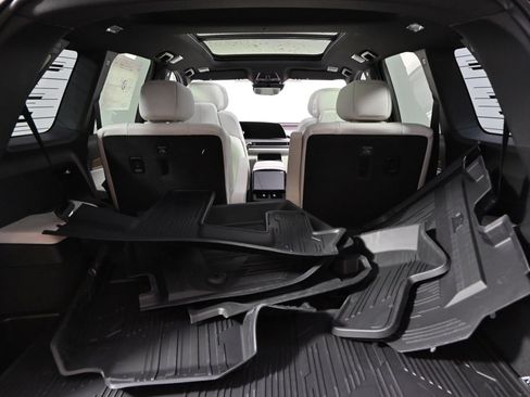 New 2026 Cadillac Vistiq Sport w/ LPO, Floor Liner Package image 18