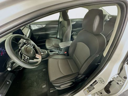 Used 2024 Kia Forte LXS FWD image 13