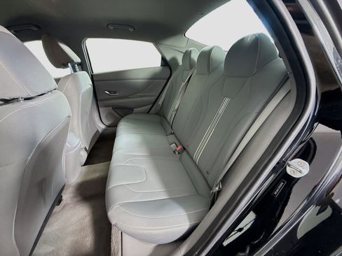 Used 2023 Hyundai Elantra SEL image 25
