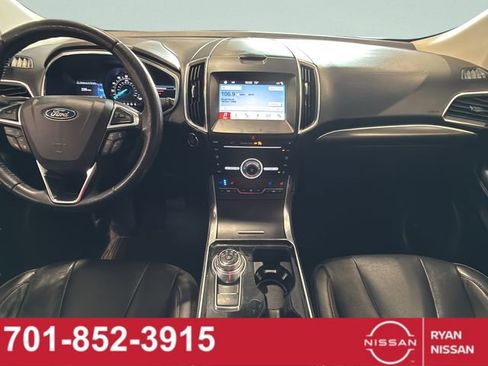 Used 2019 Ford Edge Titanium w/ Equipment Group 301A AWD/4WD image 10