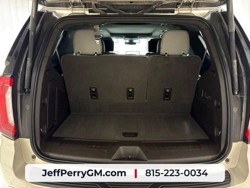Used 2021 GMC Yukon SLT w/ SLT Luxury Plus Package AWD/4WD image 32