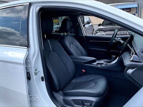 Used 2021 Toyota Camry XSE FWD image 10