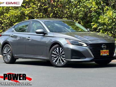 Used 2023 Nissan Altima 2.5 SV