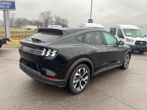 Certified 2025 Ford Mustang Mach-E Select w/ Comfort Package Lite image 5