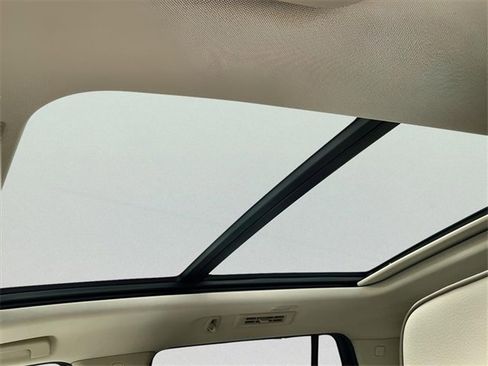 Used 2021 GMC Yukon Denali w/ Denali Premium Package image 20