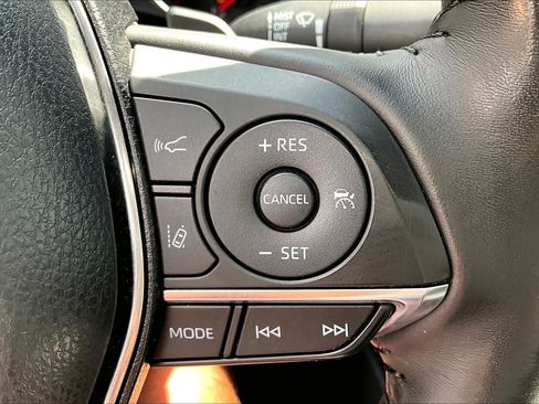 Used 2019 Toyota Camry XSE FWD image 33