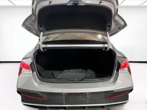 Used 2024 Hyundai Elantra SEL image 19