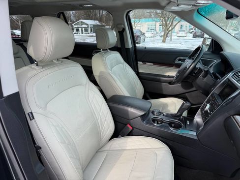 Used 2016 Ford Explorer Platinum image 30